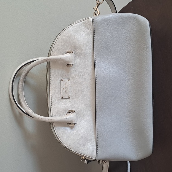 kate spade Handbags - Kate Spade satchel / crossbody
